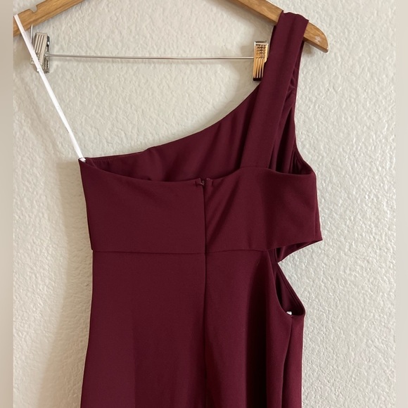 NWOT Simply Beautiful Burgundy One-Shoulder Cutout Maxi Dress - Picture 6 of 8